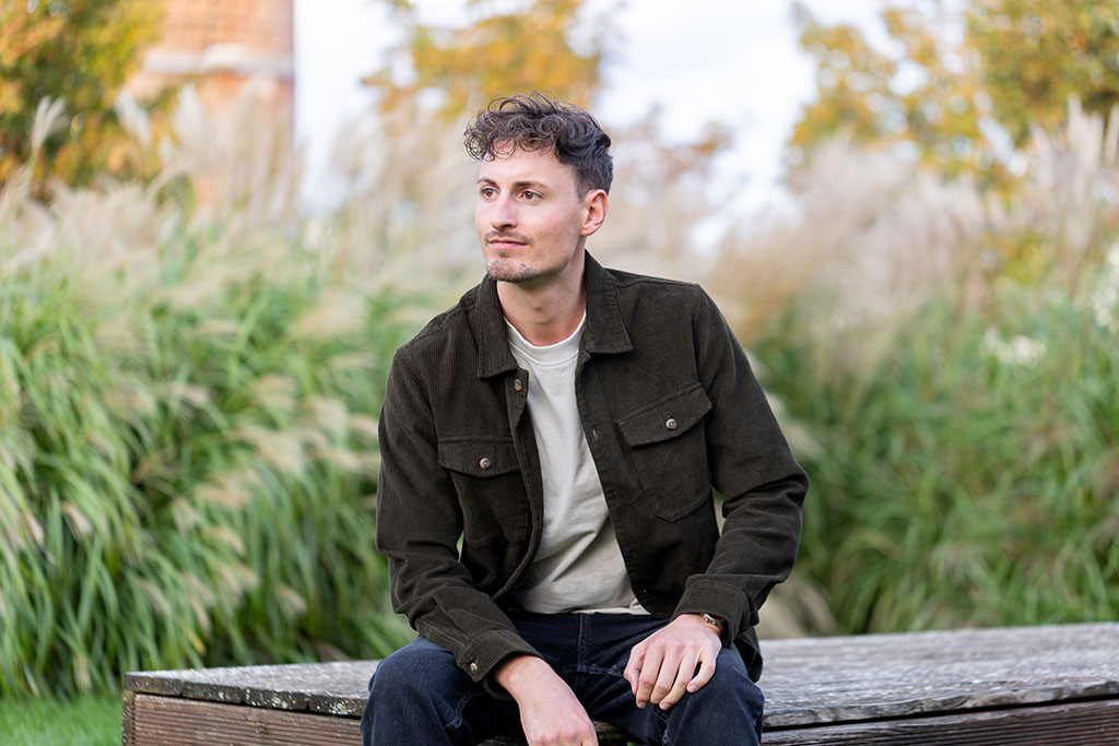 Nahaufnahme eines Models mit ausdrucksstarken Augen – professionelles Porträtshooting.