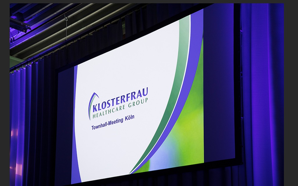 Klosterfrau - Display auf einer Kölner Bühne