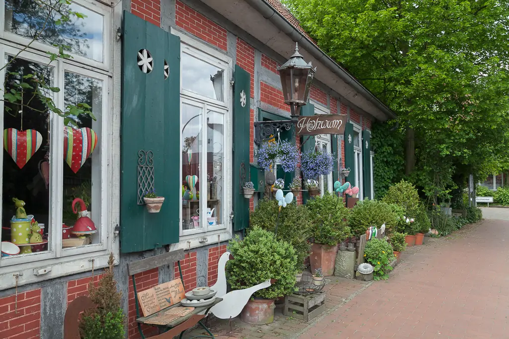 Giebelschnitzer Bernd Bührmann - Der Laden von aussen